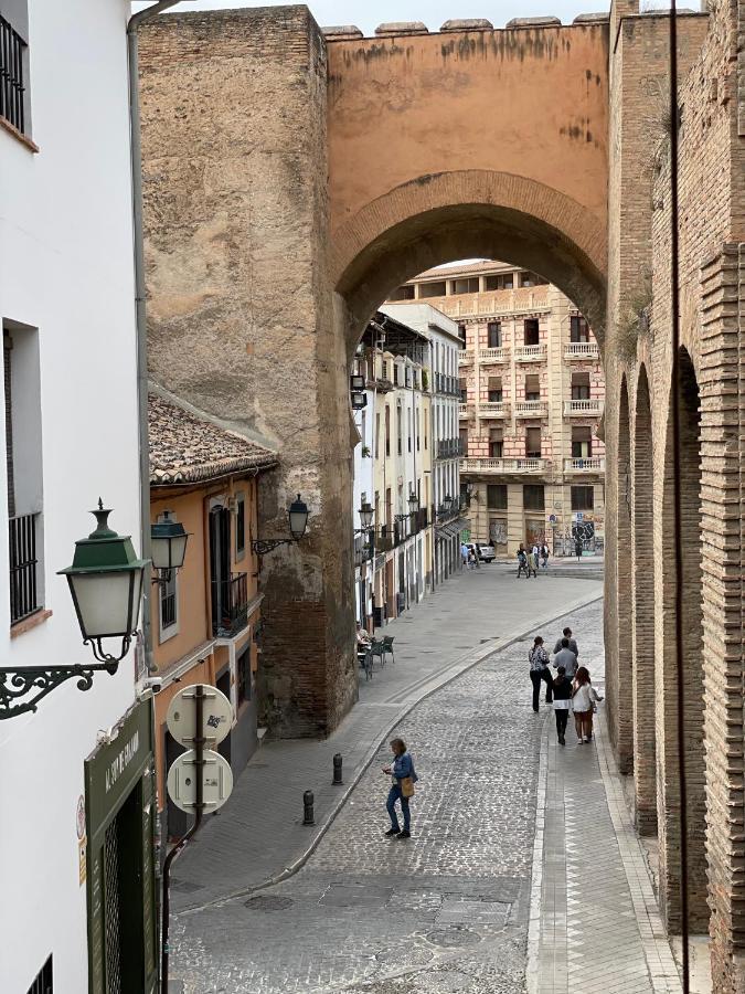 Sleep In Historic Puerta Elvira Grenade